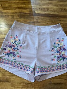 Alter'd State Small‎ Embroidered Shorts w/ Zipper Closing (k1)